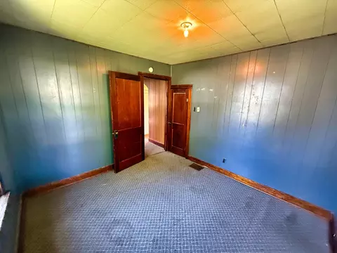 Bedroom - 426 S Locust St, Flora, IL 62839 photo 7 of 12