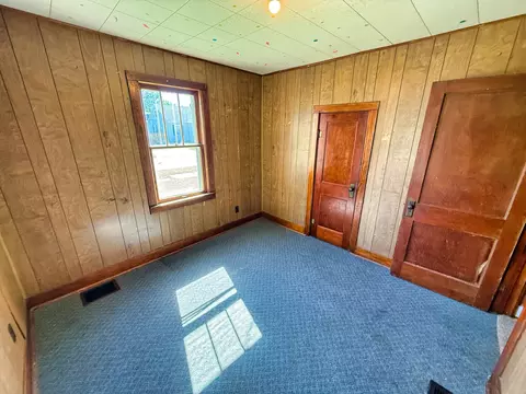 Bedroom - 426 S Locust St, Flora, IL 62839 photo 10 of 12
