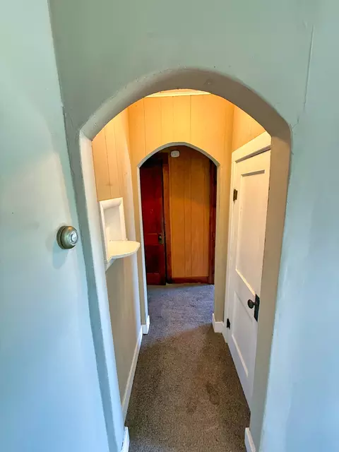 Entry Way - 426 S Locust St, Flora, IL 62839 photo 3 of 6