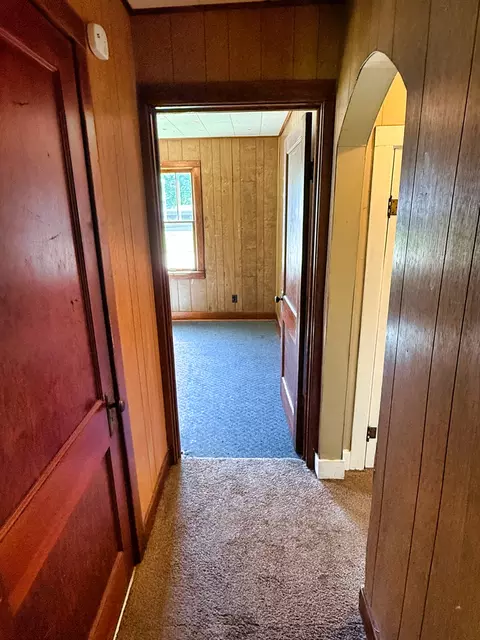Entry Way - 426 S Locust St, Flora, IL 62839 photo 5 of 6