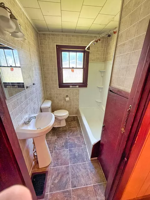 Bath - 426 S Locust St, Flora, IL 62839 photo 1 of 3