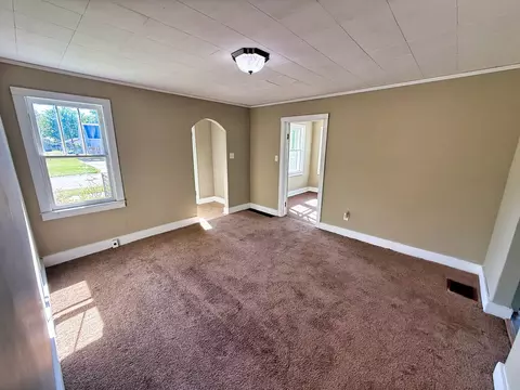 Living - 426 S Locust St, Flora, IL 62839 photo 1 of 3