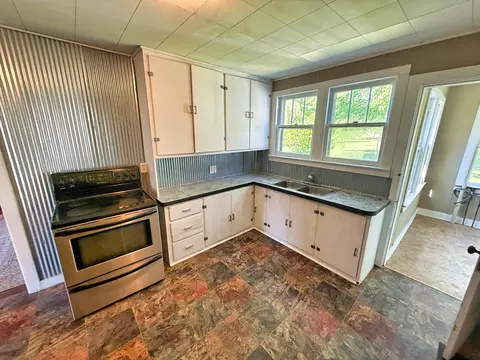Kitchen - 426 S Locust St, Flora, IL 62839 photo 1 of 4