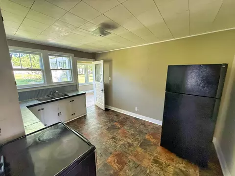 Kitchen - 426 S Locust St, Flora, IL 62839 photo 3 of 4