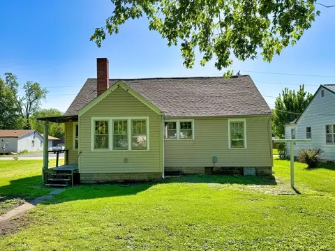 Other - 426 S Locust St, Flora, IL 62839 photo 15 of 18