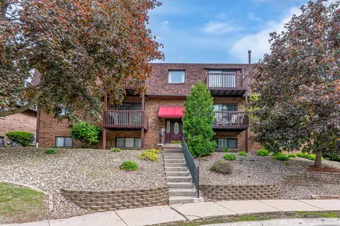 2505 26th Avenue Ct #I, Rock Island, IL 61201