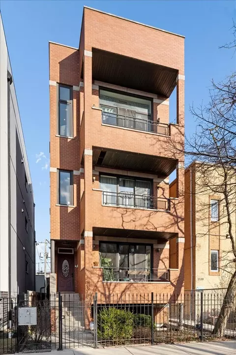 1541 N Artesian Ave #3, Chicago, IL 60622