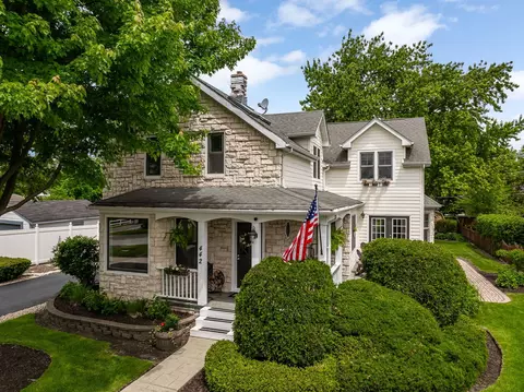 442 Davis St, Downers Grove, IL 60515
