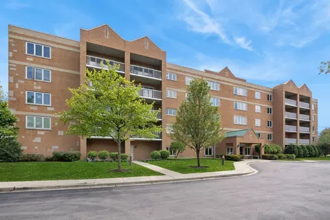 7450 N Waukegan Rd #505, Niles, IL 60714