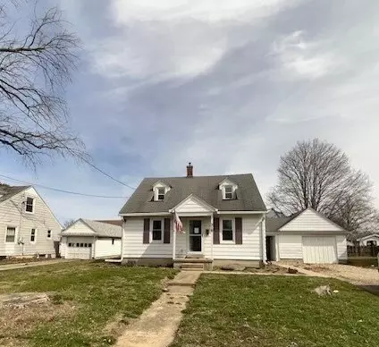 318 S Worth St, Sullivan, IL 61951