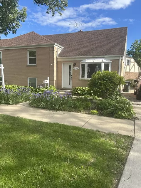 9333 Jackson Ave, Brookfield, IL 60513
