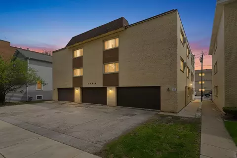 1363 Perry St #2B, Des Plaines, IL 60016