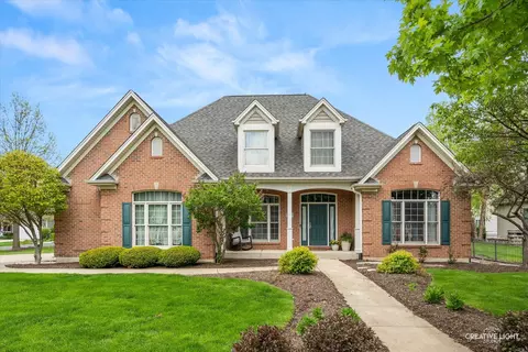 692 Independence Ave, Elburn, IL 60119