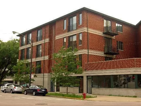 842 N Racine Ave #202, Chicago, IL 60642