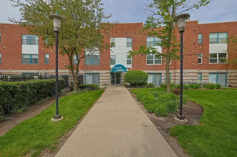 3265 Kirchoff Rd #127, Rolling Meadows, IL 60008