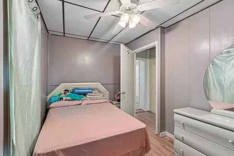 Bedroom - 700 Villa St, Elgin, IL 60120 photo 1 of 4
