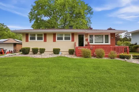 18833 Park Ave, Lansing, IL 60438