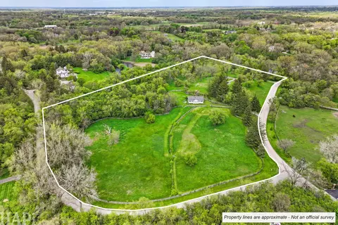 266 Steeplechase Rd, Barrington, IL 60010