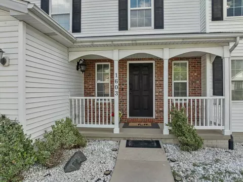 Exterior - 1603 Whitmer Ct, Bloomington, IL 61704 photo 2 of 4