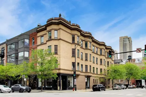 501 N Wells St #3W, Chicago, IL 60654