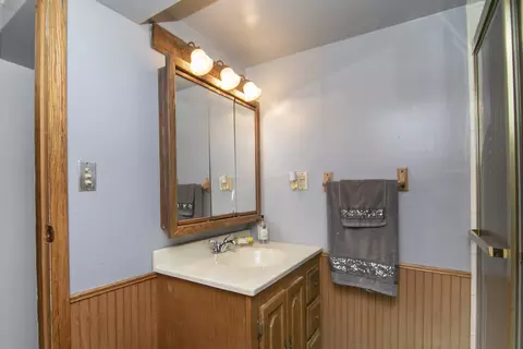 Bath - 1819 W 105th St, Chicago, IL 60643 photo 2 of 2