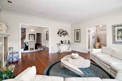 Living - 1819 W 105th St, Chicago, IL 60643 photo 4 of 5
