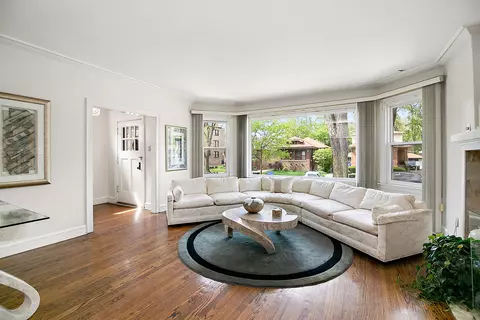 Living - 1819 W 105th St, Chicago, IL 60643 photo 3 of 5