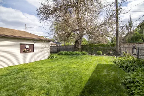 Exterior - 1819 W 105th St, Chicago, IL 60643 photo 5 of 7