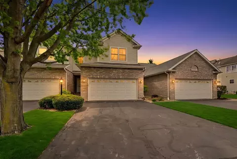 2211 Autumn Ln, Dekalb, IL 60115