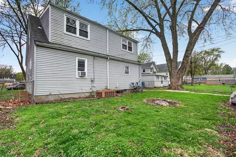 Exterior - 756 Douglas St, Morris, IL 60450 photo 6 of 7