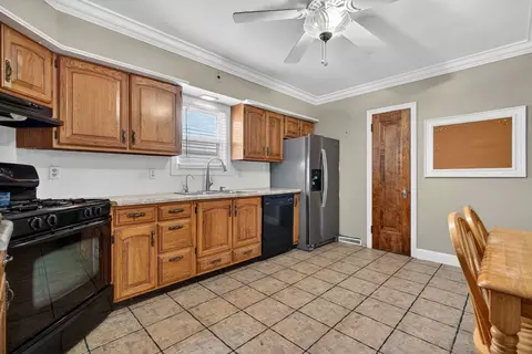 Kitchen - 756 Douglas St, Morris, IL 60450 photo 2 of 2