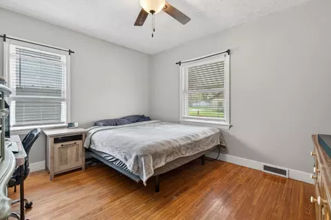 Bedroom - 756 Douglas St, Morris, IL 60450 photo 4 of 5