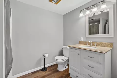 Bath - 756 Douglas St, Morris, IL 60450 photo 1 of 3