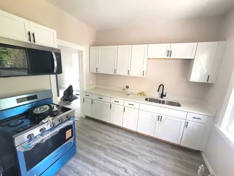 631 Watson St, Aurora, IL 60505 photo 2