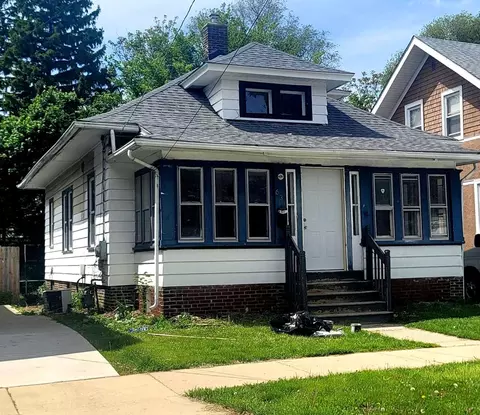 631 Watson St, Aurora, IL 60505