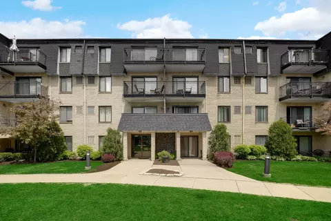 10735 W 5th Ave #404, Countryside, IL 60525