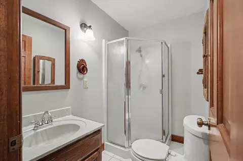 Bath - 1681 County Road 700 N, Philo, IL 61864 photo 2 of 2