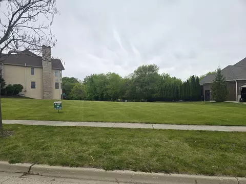 10 Springbrook Ln, Algonquin, IL 60102 photo 2