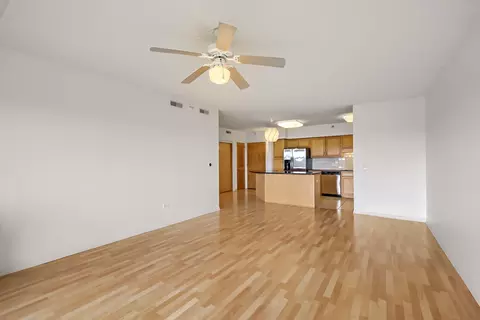 Living - 770 Pearson St #2-505, Des Plaines, IL 60016 photo 1 of 3