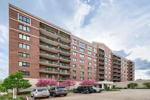770 Pearson St #2-505, Des Plaines, IL 60016