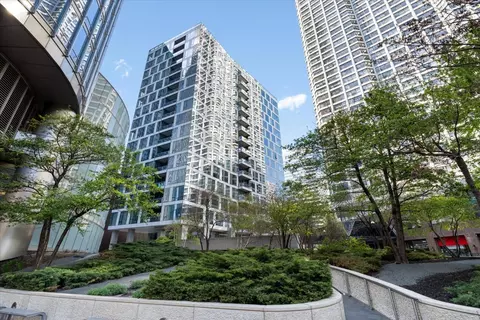 403 N Wabash Ave #10C, Chicago, IL 60611