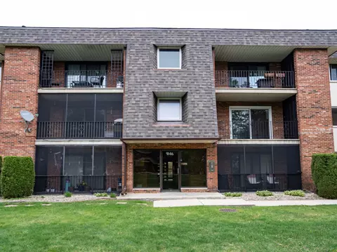 9146 W 140th St #3NW, Orland Park, IL 60462