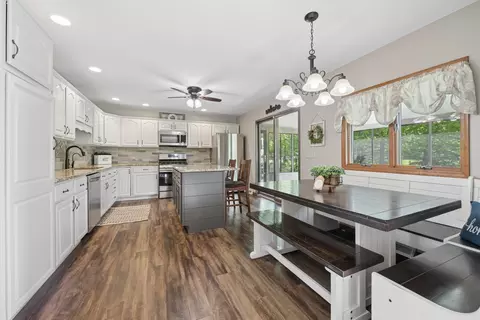 Kitchen - 9590 Brown Rd, Morris, IL 60450 photo 4 of 4