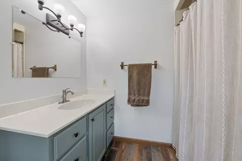 Bath - 9590 Brown Rd, Morris, IL 60450 photo 2 of 2