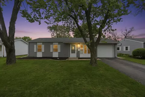 953 Dartmouth Ave, Matteson, IL 60443