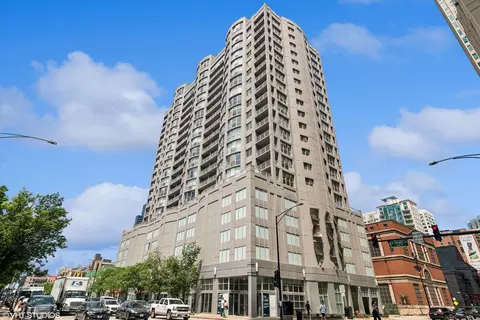 600 N Dearborn St #1509, Chicago, IL 60654