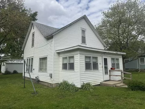 601 E Harrison St, Saybrook, IL 61770
