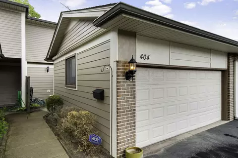 404 Bluebird Ln, Deerfield, IL 60015