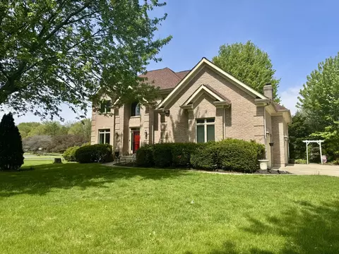 39 W796 Dairyherd Ln, Saint Charles, IL 60175