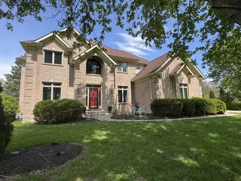 39 W796 Dairyherd Ln, Saint Charles, IL 60175